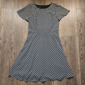 Talbots Dress Womens 8 Black White Geo Print Fit & Flare Double Crepe Preppy